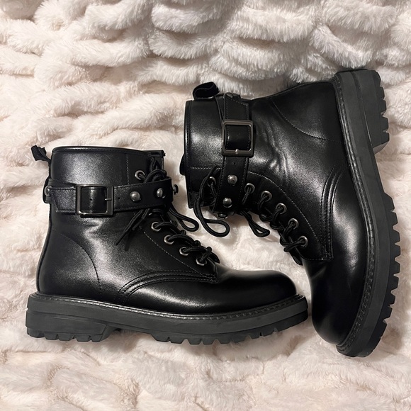 cushionaire Shoes - Chunky black boots